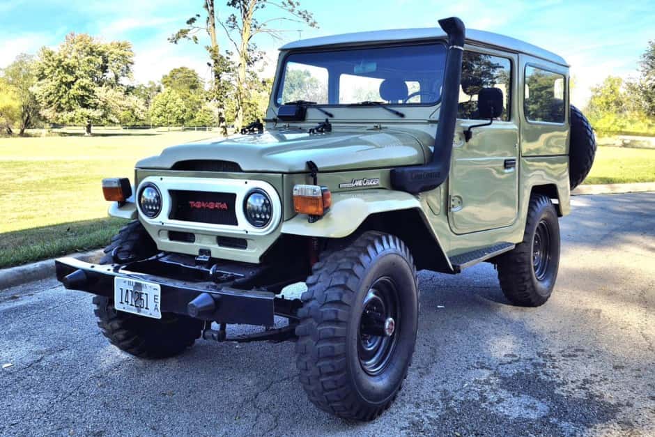 1976 Toyota Land Cruiser FJ40 sold for $20,000