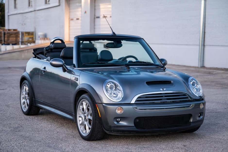 2006 Mini R52 Cooper Convertible sold for $8,505