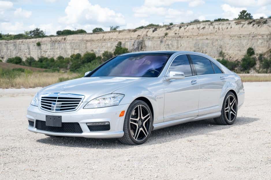 2012 Mercedes-Benz W221 S-Class sold for $16,000