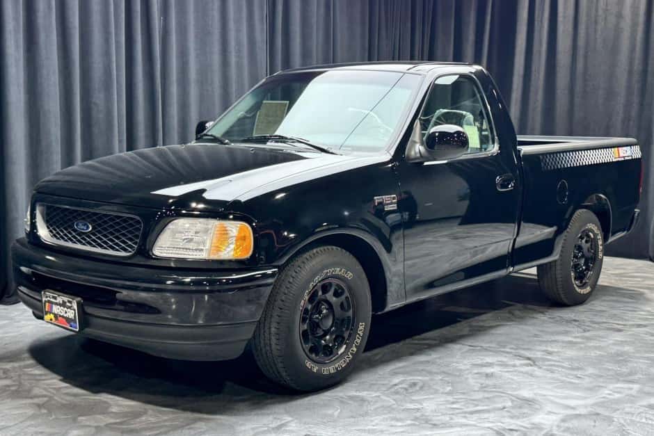1998 Ford F-150 (1997-2004) sold for $26,000