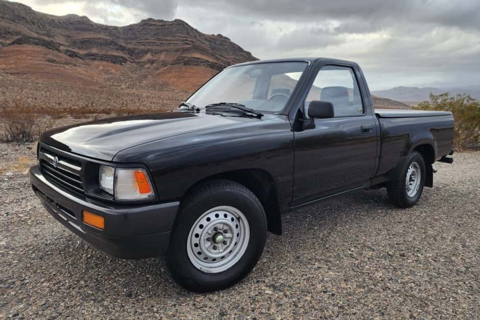 1993 Toyota Pickup (N80/90/100/110 1989-1997) sold for $9,050