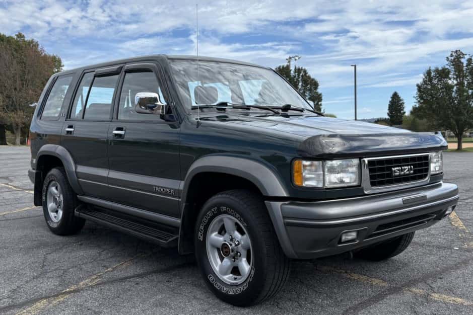1995 Isuzu Trooper sold for $10,160