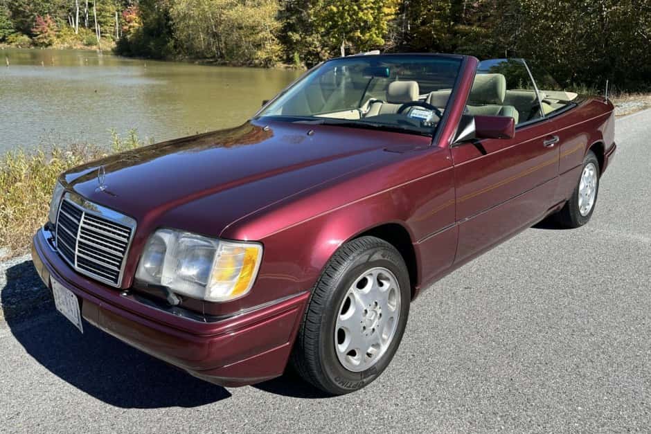 1995 Mercedes-Benz W124 E-Class sold for $14,000
