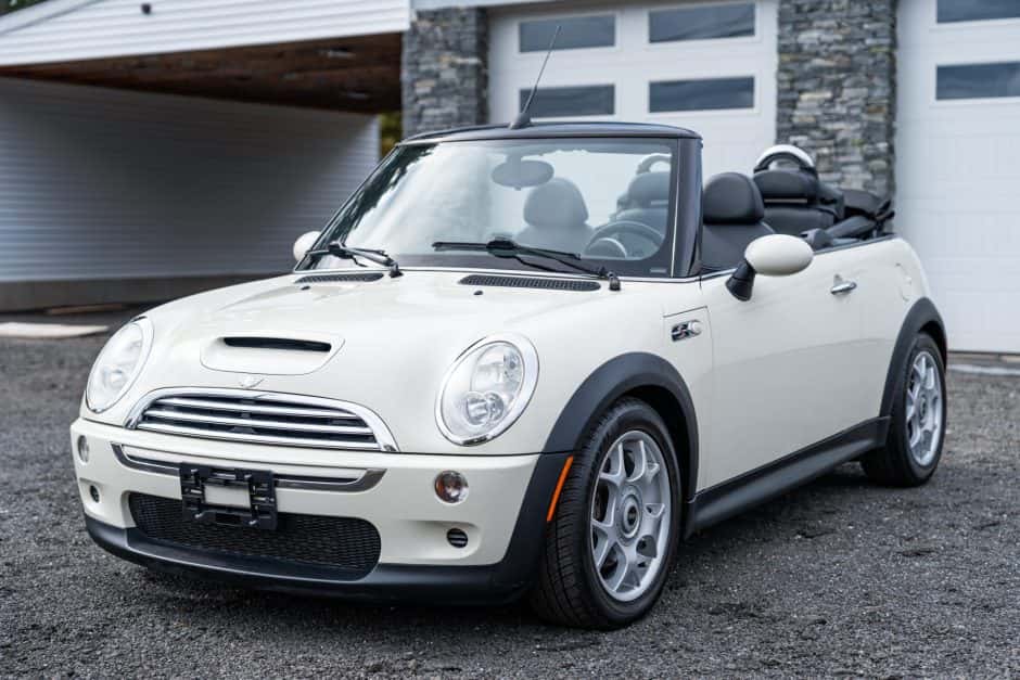 2008 Mini R52 Cooper Convertible sold for $5,850