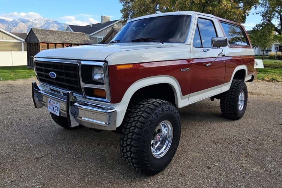 1985 Ford Bronco 3rd Generation 1980-1986 sold for $18,000