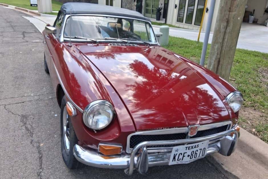 1974 MG MGB sold for $1,355