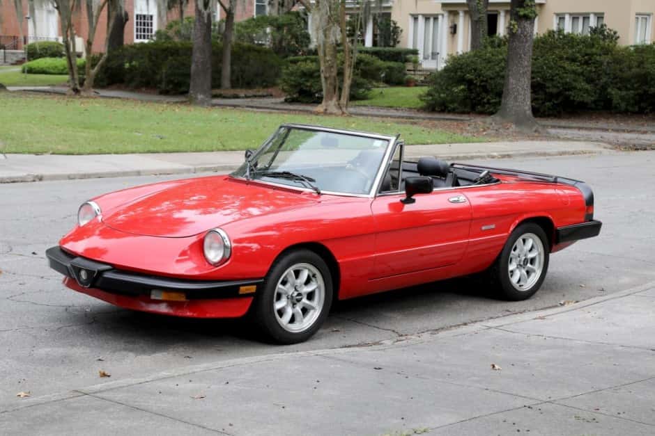 1987 Alfa Romeo 105/115 Spider Series 3 sold for $7,300