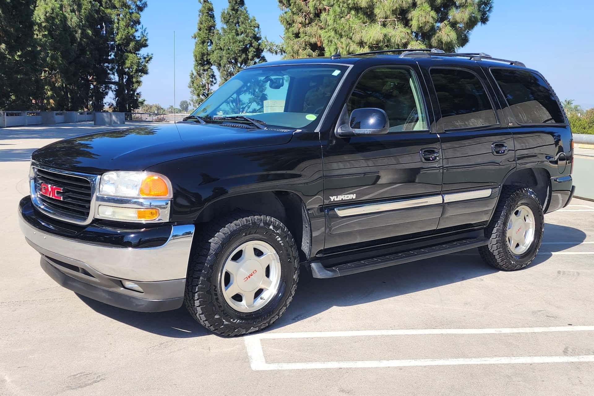 2005 GMC Yukon sold for $8,600