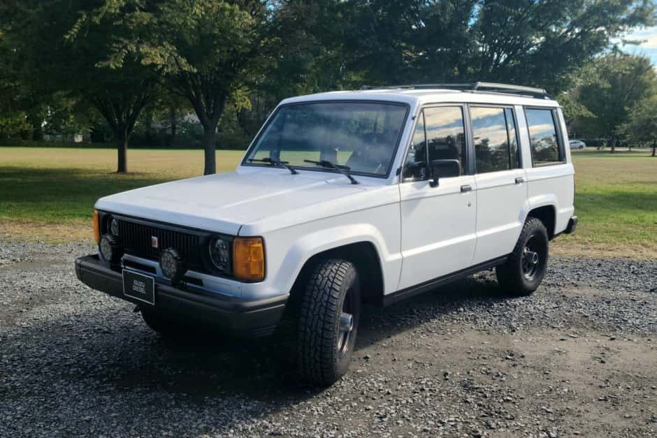 1986 Isuzu Trooper sold for $8,200