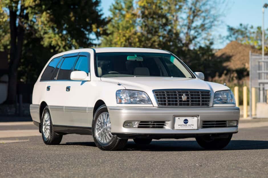 2000 Toyota Crown sold for $15,500