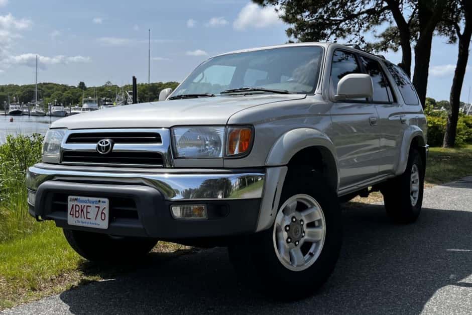 2000 Toyota 4Runner (N180) sold for $9,976