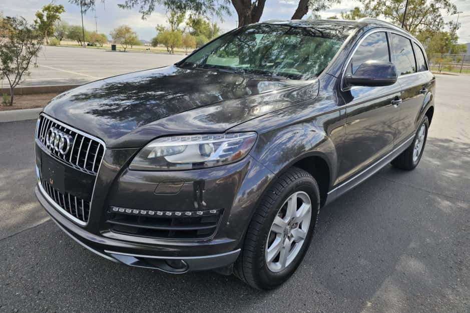 2013 Audi Q7 sold for $8,300