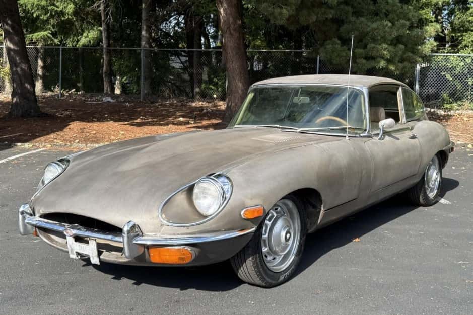 1969 Jaguar XKE Series II sold for $22,000
