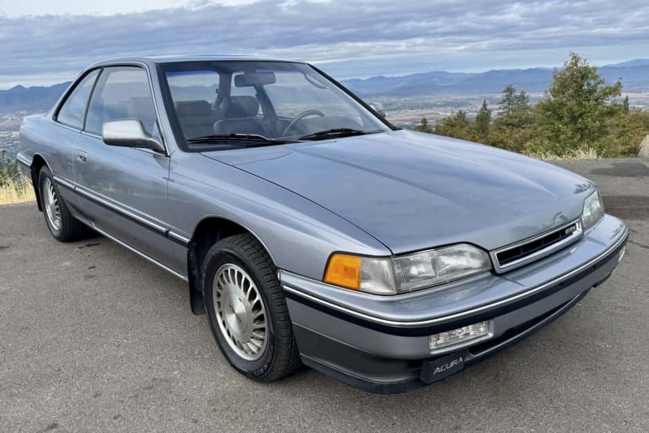 1990 Acura Legend sold for $7,800