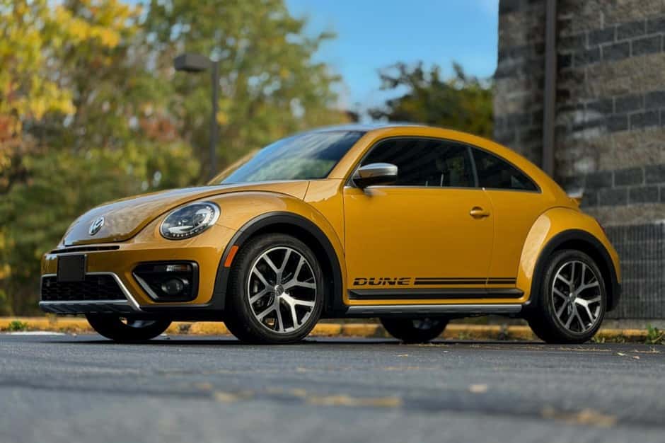 2017 Volkswagen A5 Beetle (2012-2019) sold for $26,000
