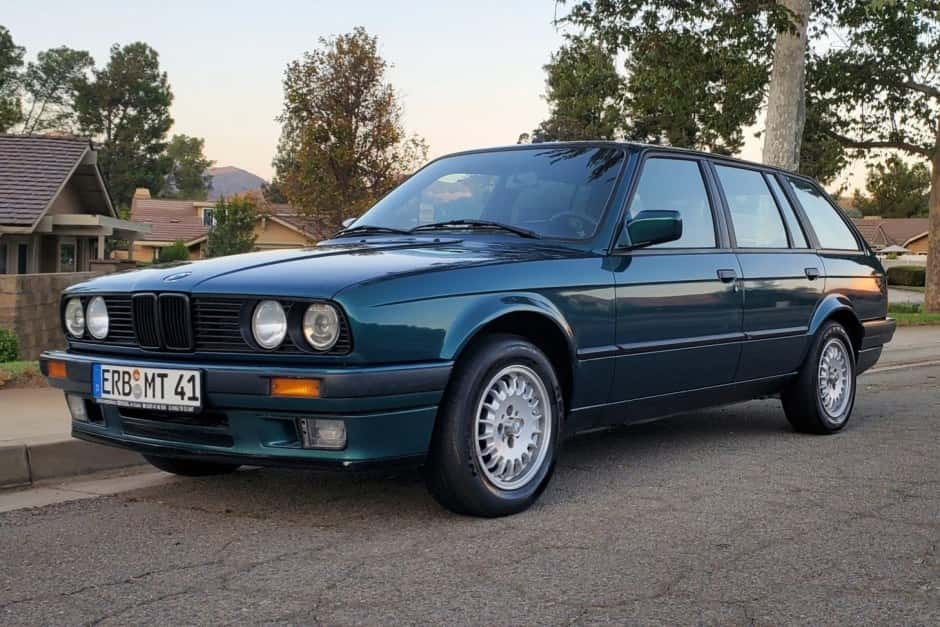 1993 BMW E30 3-Series Touring sold for $11,880