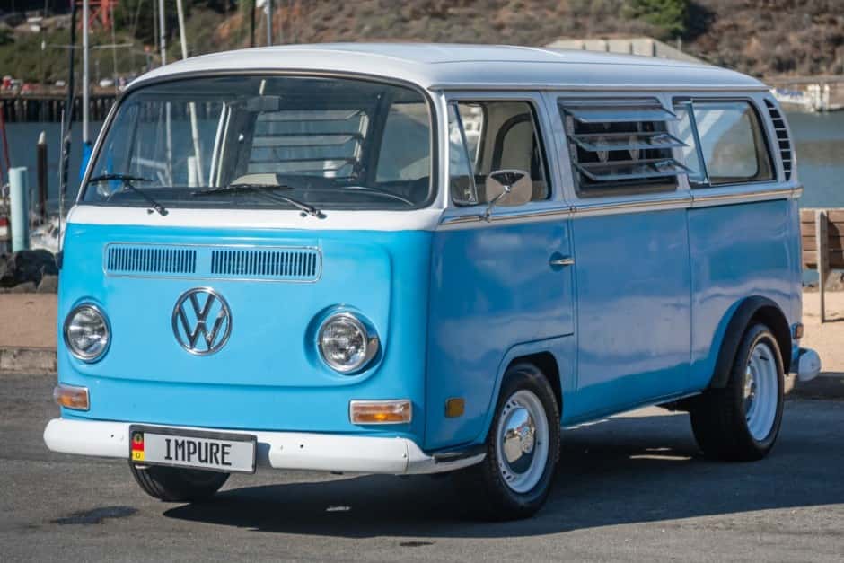 1970 Volkswagen Bay-Window Bus sold for $15,000