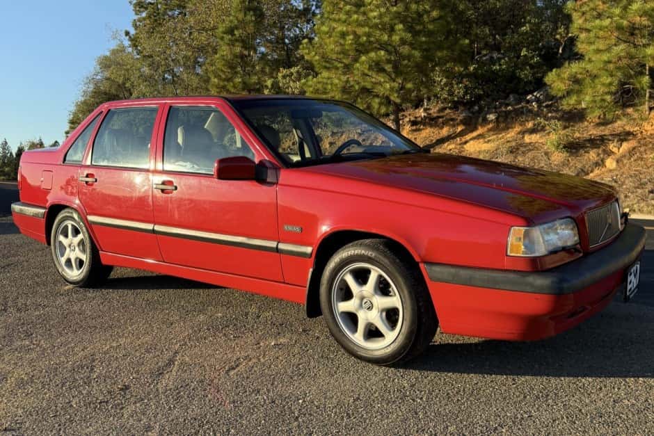 1997 Volvo 850 sold for $7,350