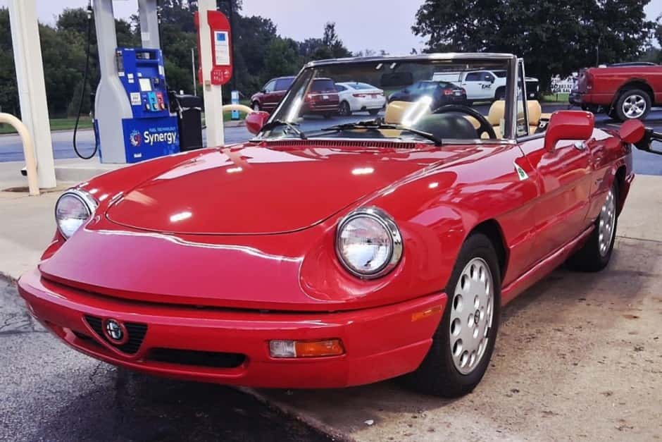 1991 Alfa Romeo 105/115 Spider Series 4 sold for $5,200