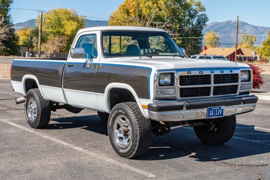 1992 Dodge Ram (1981-1993) sold for $16,350
