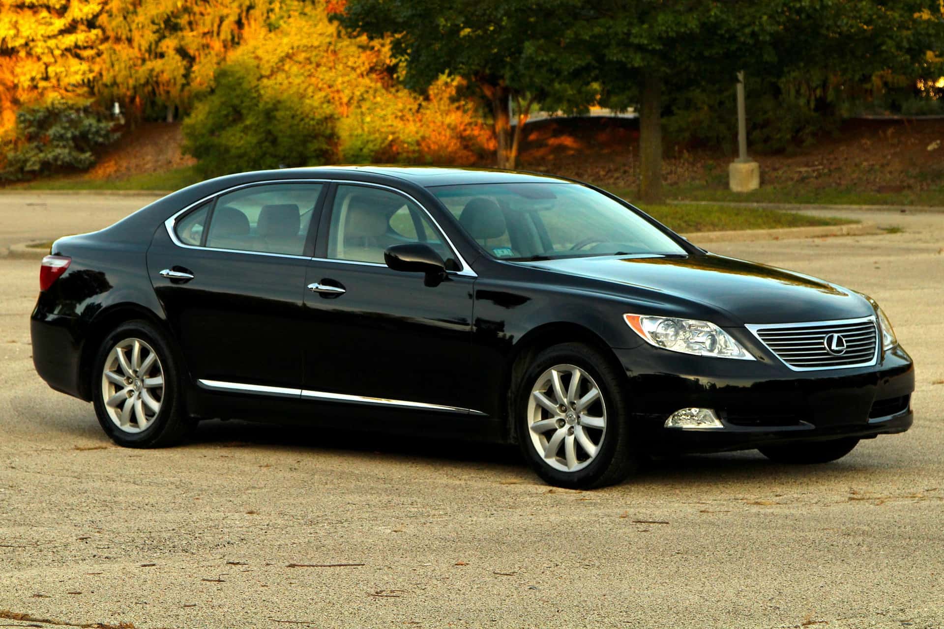 2007 Lexus LS sold for $7,300