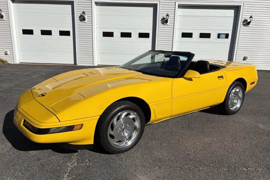 1995 Chevrolet Corvette C4 Convertible (1992-1996) sold for $17,001