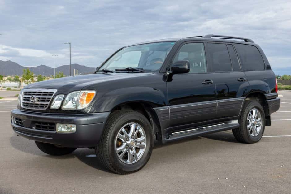2005 Lexus LX470 sold for $24,750