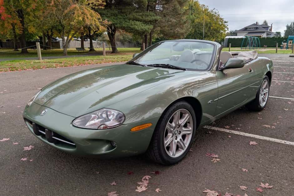 2000 Jaguar XK8 sold for $10,000