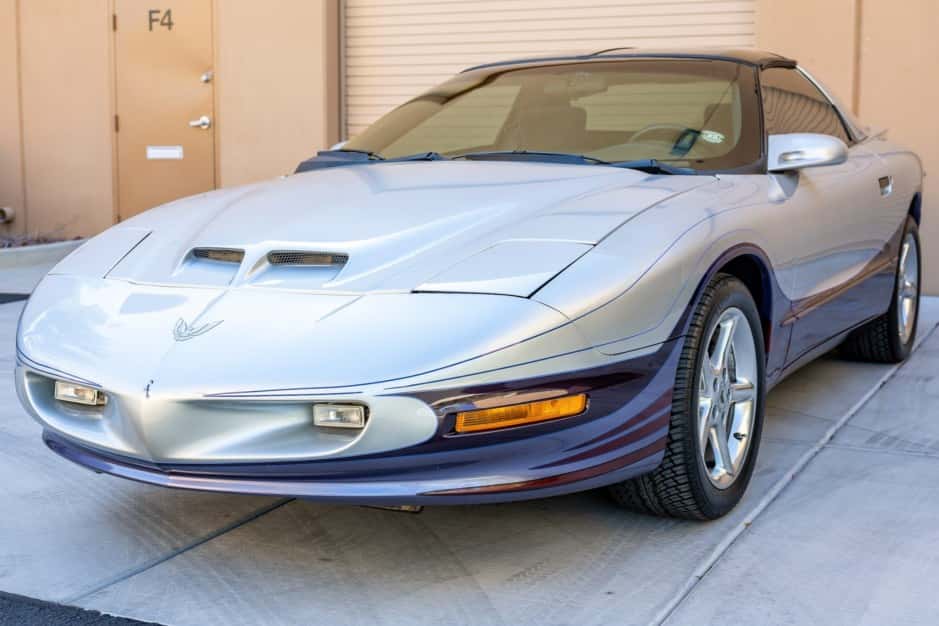 1997 Pontiac Firebird (1993-2002) sold for $14,000
