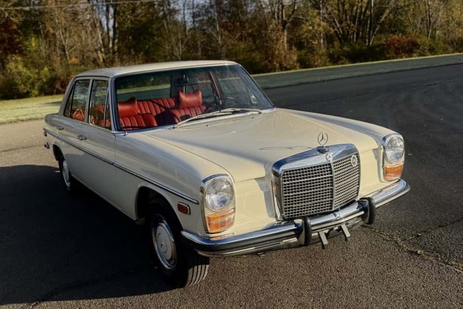 1972 Mercedes-Benz W114 & W115 sold for $40,000