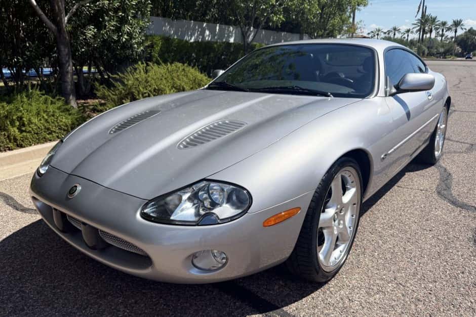 2001 Jaguar XKR sold for $29,000
