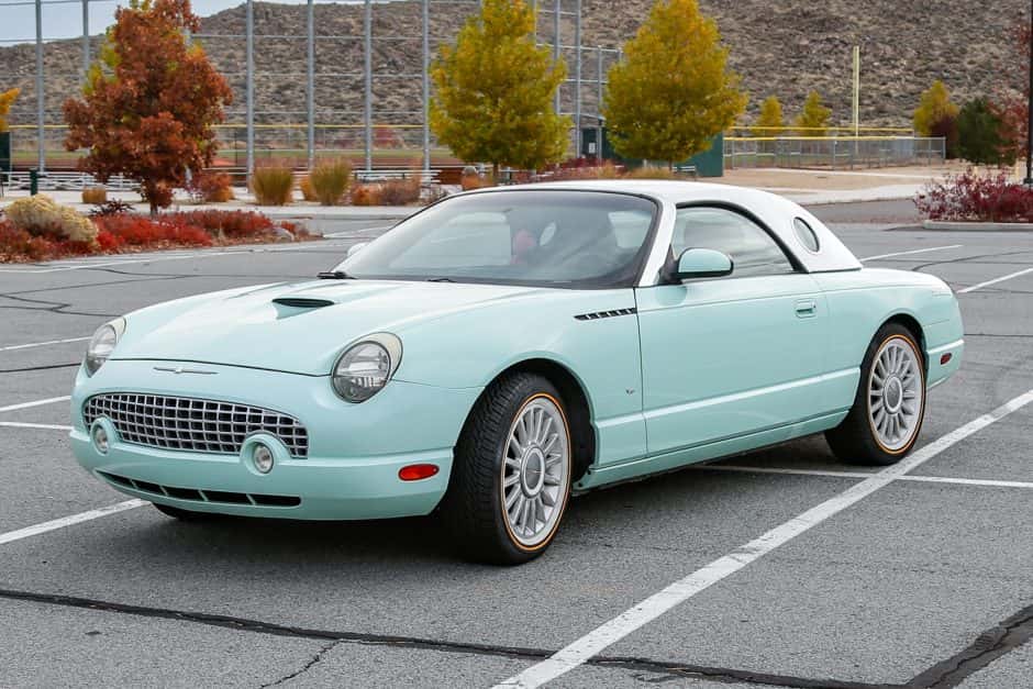 2004 Ford Thunderbird (2002-2005) sold for $9,100