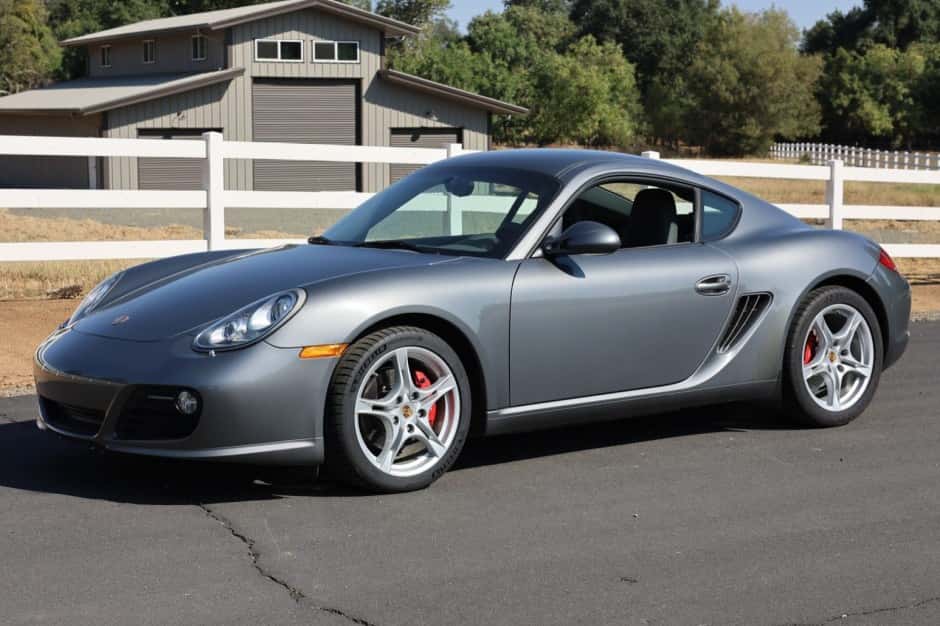 2010 Porsche 987 Cayman sold for $45,750
