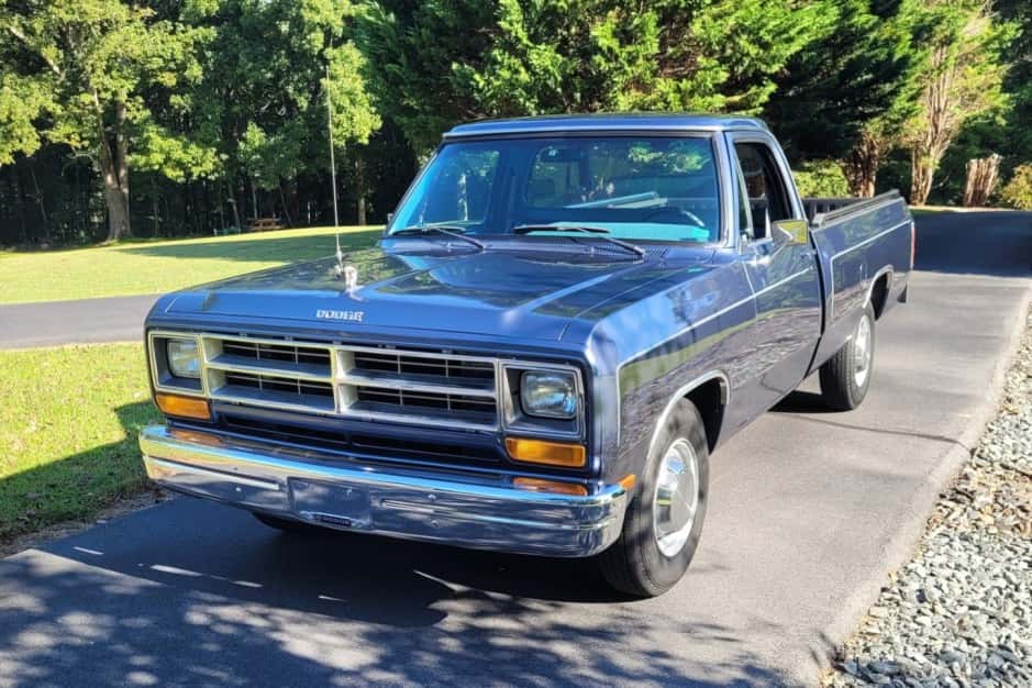 1989 Dodge Ram (1981-1993) sold for $9,500