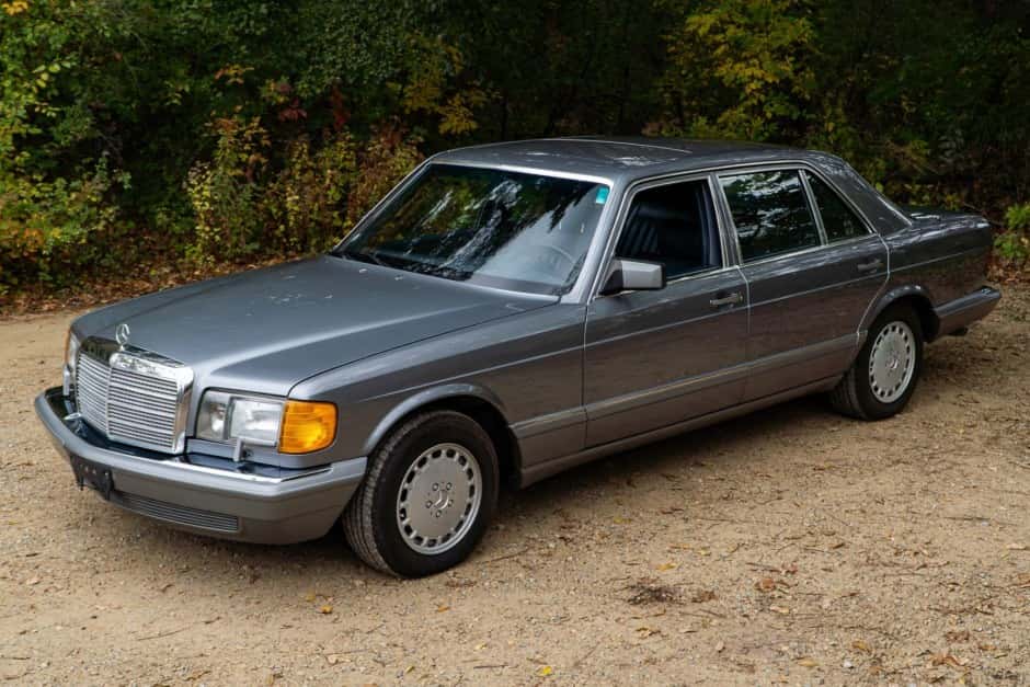 1987 Mercedes-Benz W126 S-Class sold for $21,000