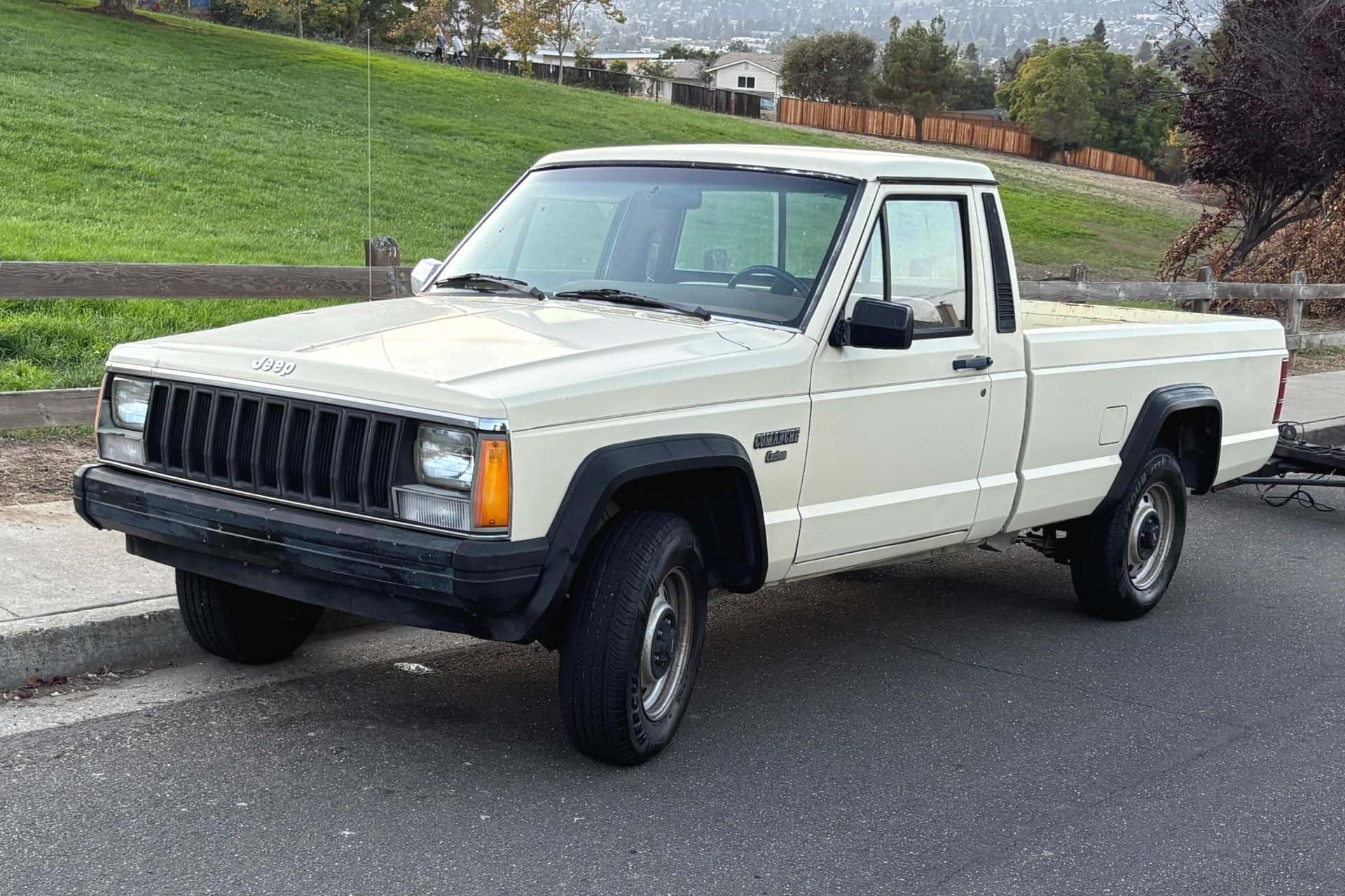 1986 Jeep Comanche sold for $5,533