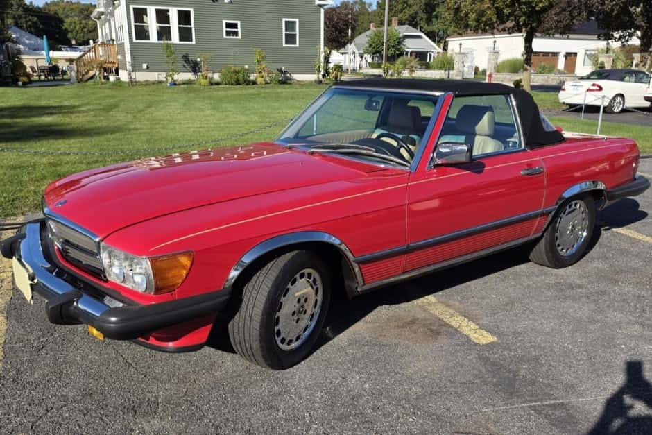 1989 Mercedes-Benz R107 SL sold for $33,250