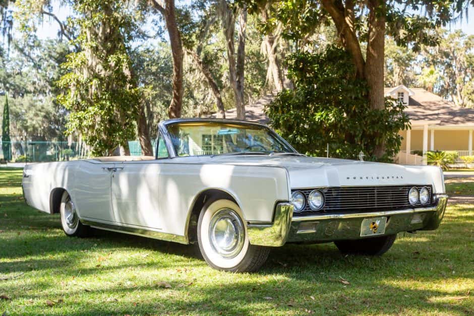 1967 Lincoln Continental (1961-1969) sold for $55,500