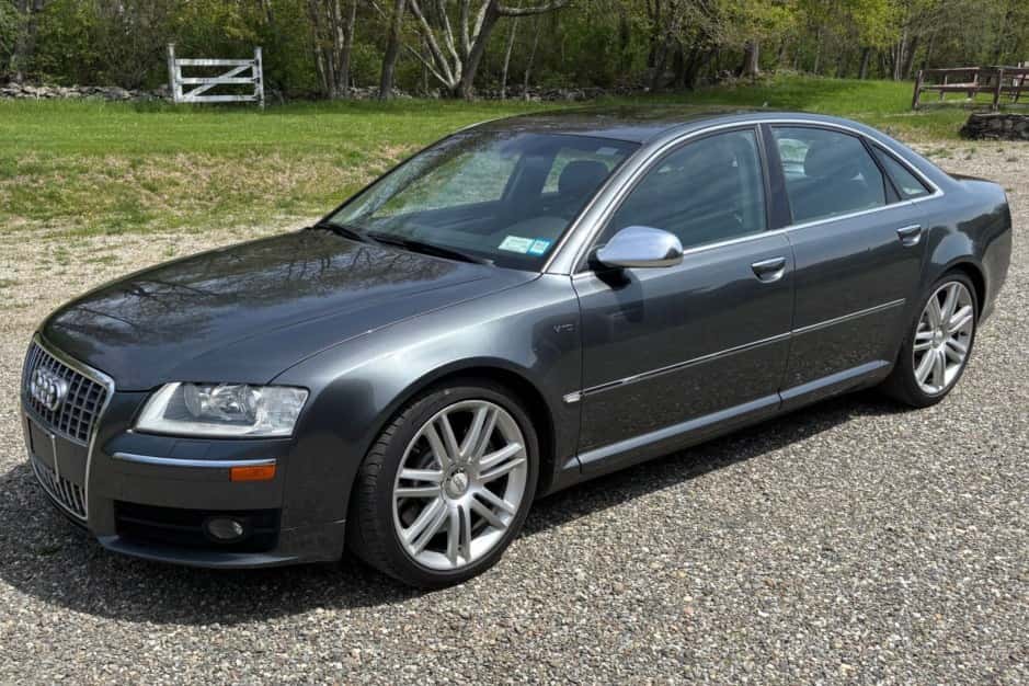 2007 Audi S8 sold for $8,100