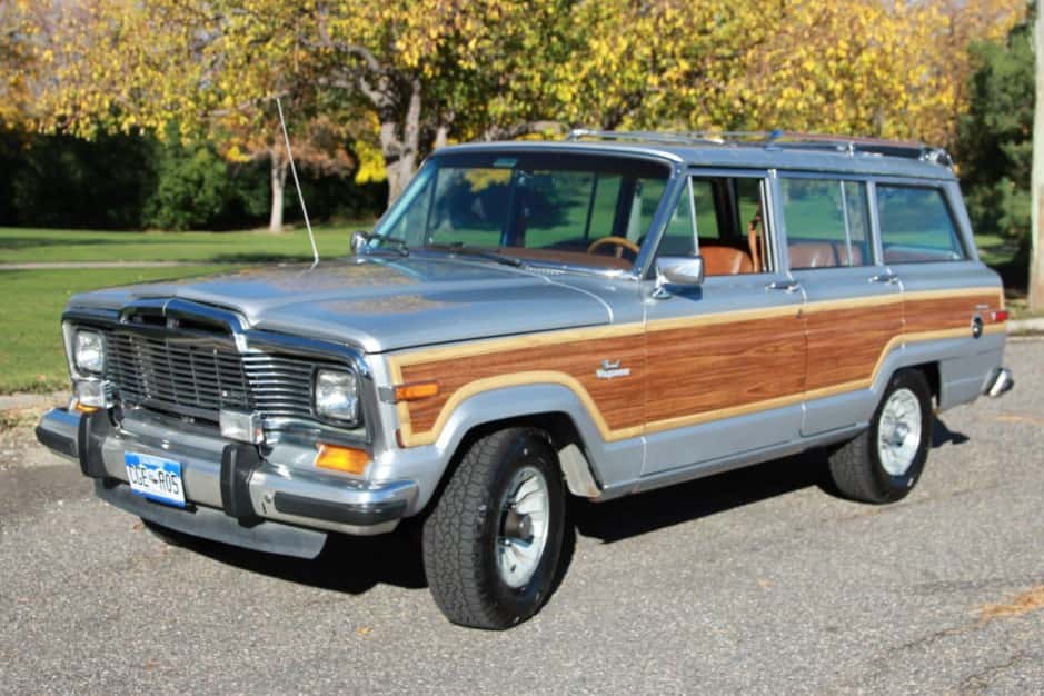 1984 Jeep SJ Grand Wagoneer sold for $13,500