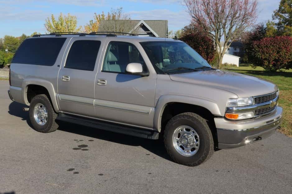 2006 Chevrolet Suburban (GMT800 2000-2006) sold for $19,000