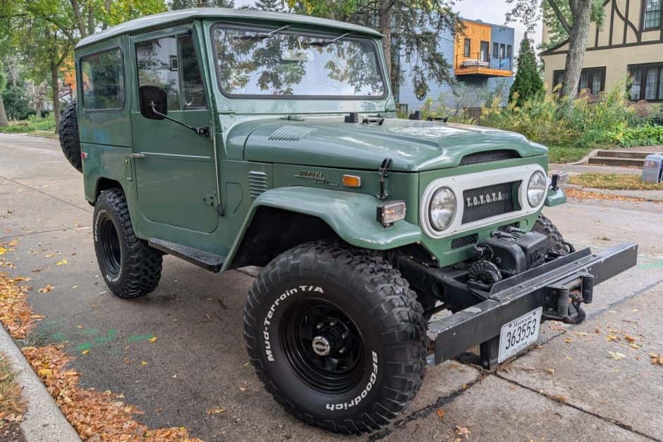 1973 Toyota Land Cruiser FJ40 sold for $16,500