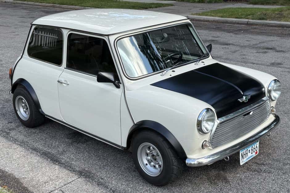 1974 Mini Mk III-Mk V sold for $15,400