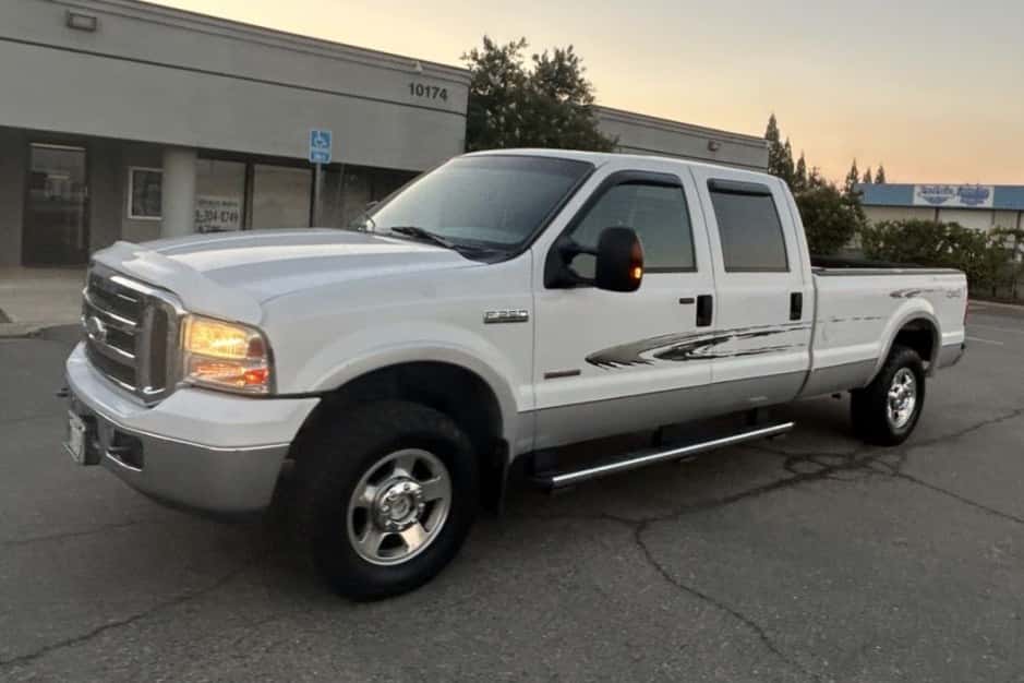 2005 Ford Super Duty 1999-2007 sold for $18,000