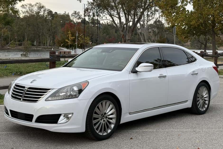 2016 Hyundai Equus sold for $15,350