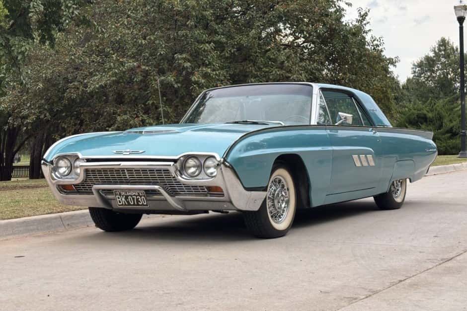 1963 Ford Thunderbird (1961-1963) sold for $11,303