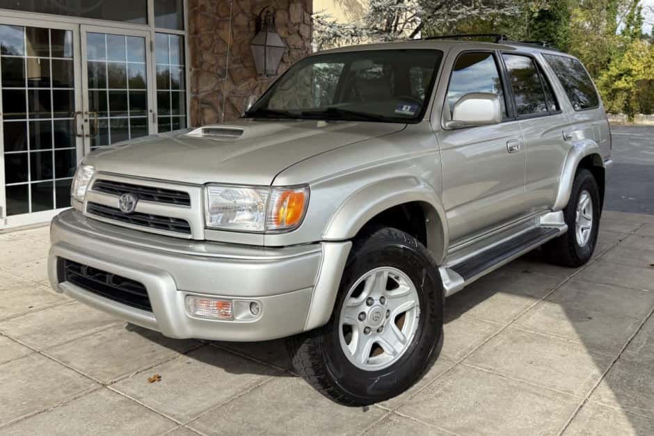 2000 Toyota 4Runner (N180) sold for $13,001