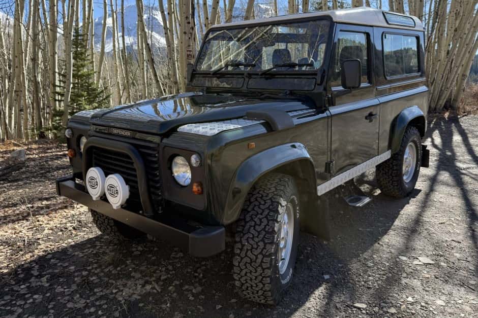 1995 Land Rover 90 / Defender 90 (Euro Spec) sold for $26,250