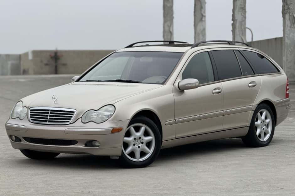 2004 Mercedes-Benz W203 C-Class sold for $5,500