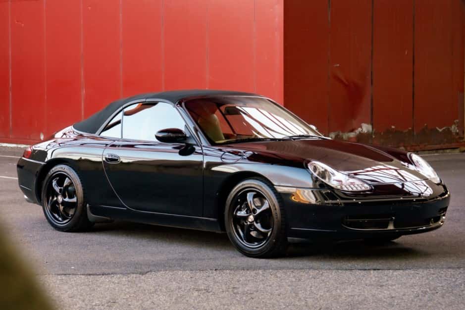 2000 Porsche 996 911 (Non-Turbo/GT2/GT3) sold for $18,600